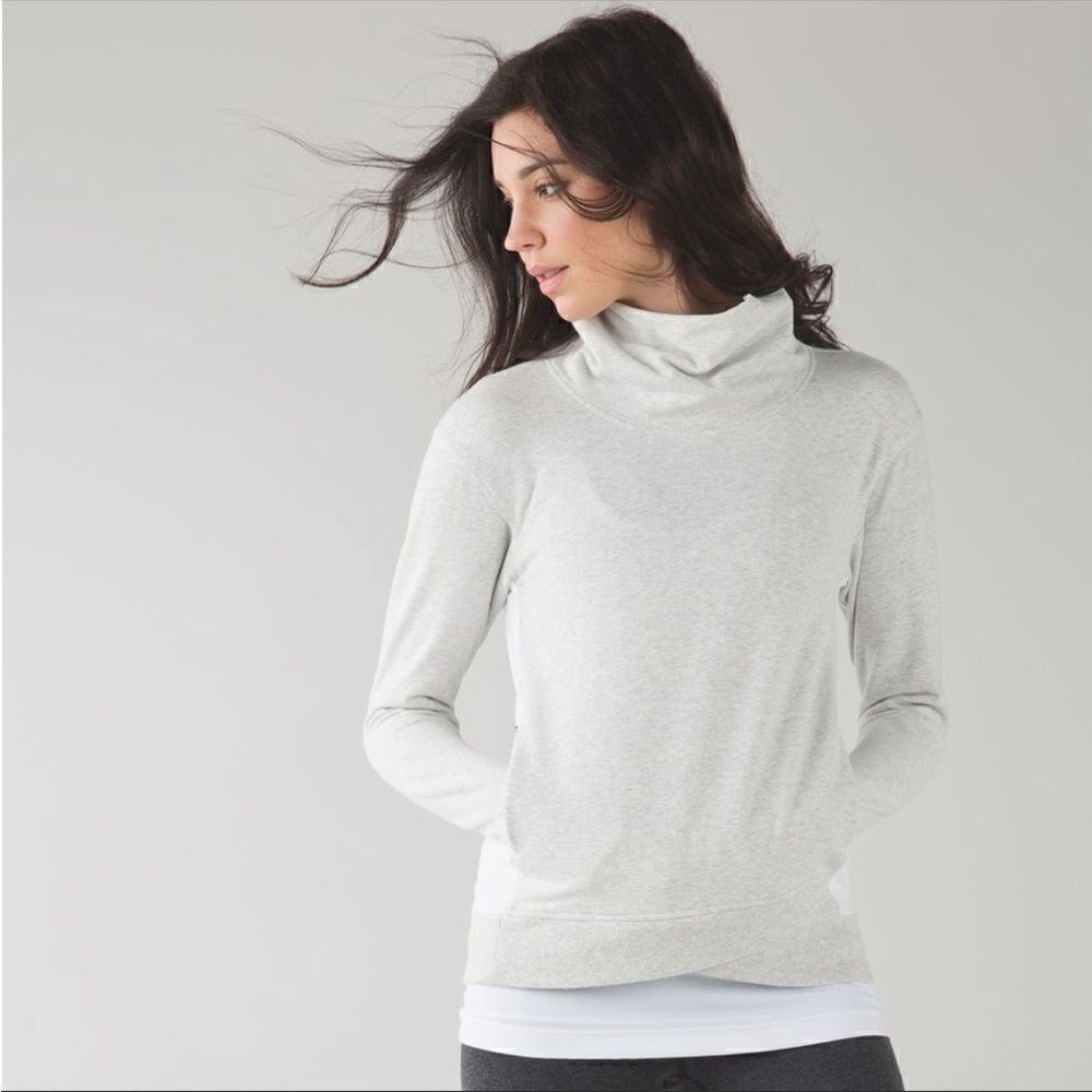 Lululemon On The Double Pullover Heather grey/white size 8